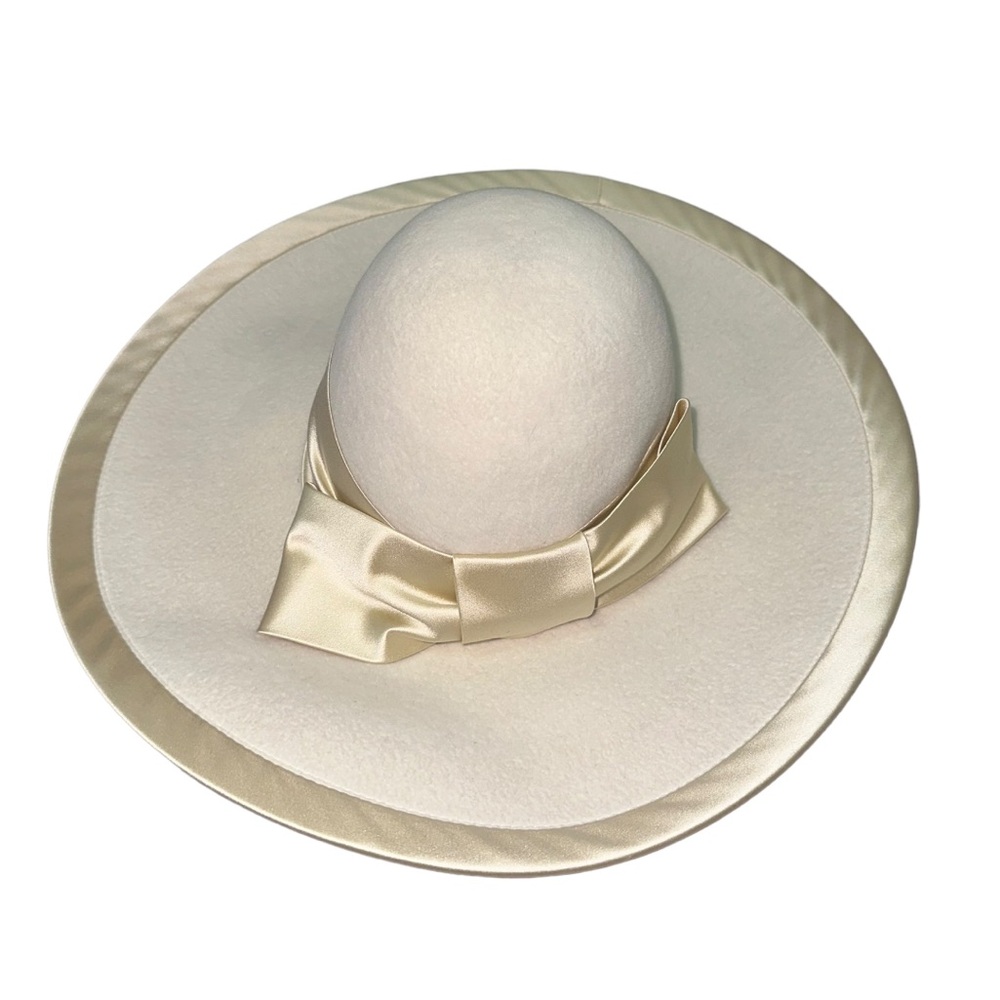 Authentic Gucci white Aurora rabbit felt Fedora sun hat size small